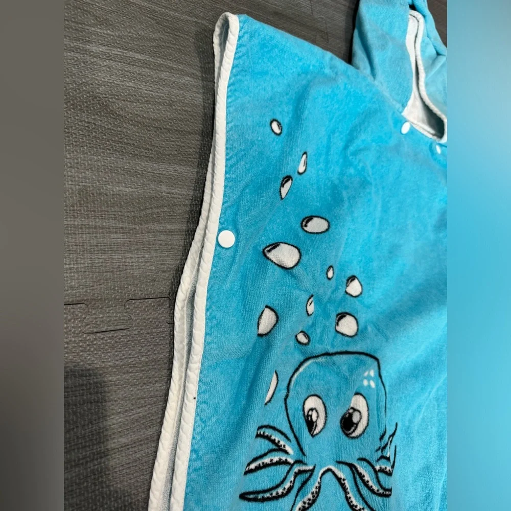 Little Kids hooded towel